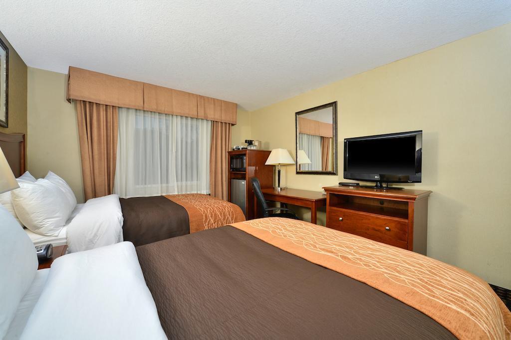 Comfort Inn & Suites Vancouver Downtown City Center Экстерьер фото