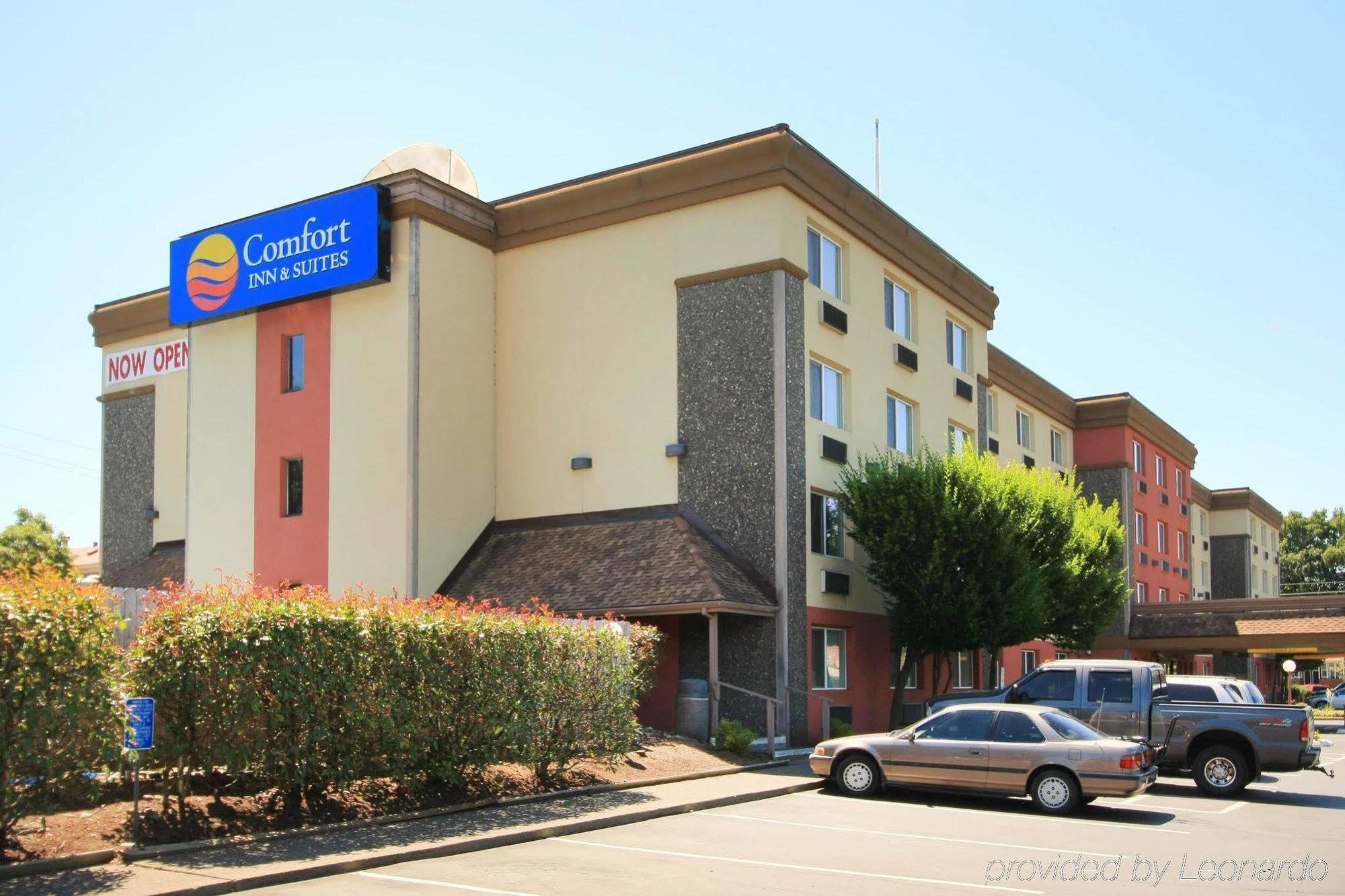 Comfort Inn & Suites Vancouver Downtown City Center Экстерьер фото